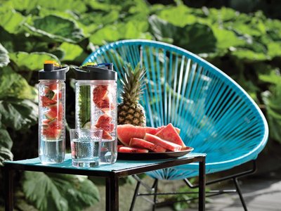 Loooqs Waterfles met infuser - Groen - Kunststof - Ø 7.2 x h 27.5 cm - 0.8 l